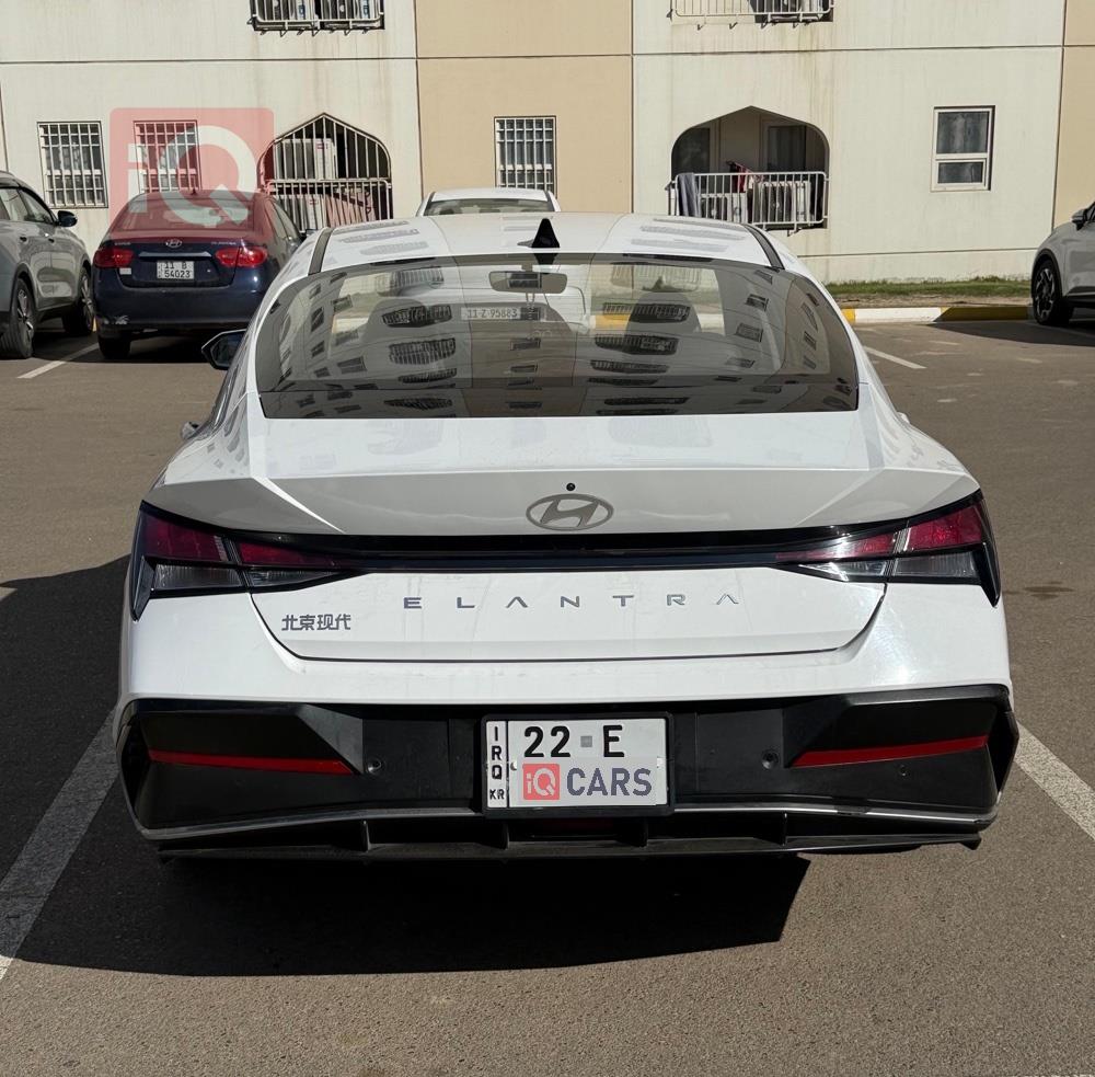 هیۆندای ئەلەنترا